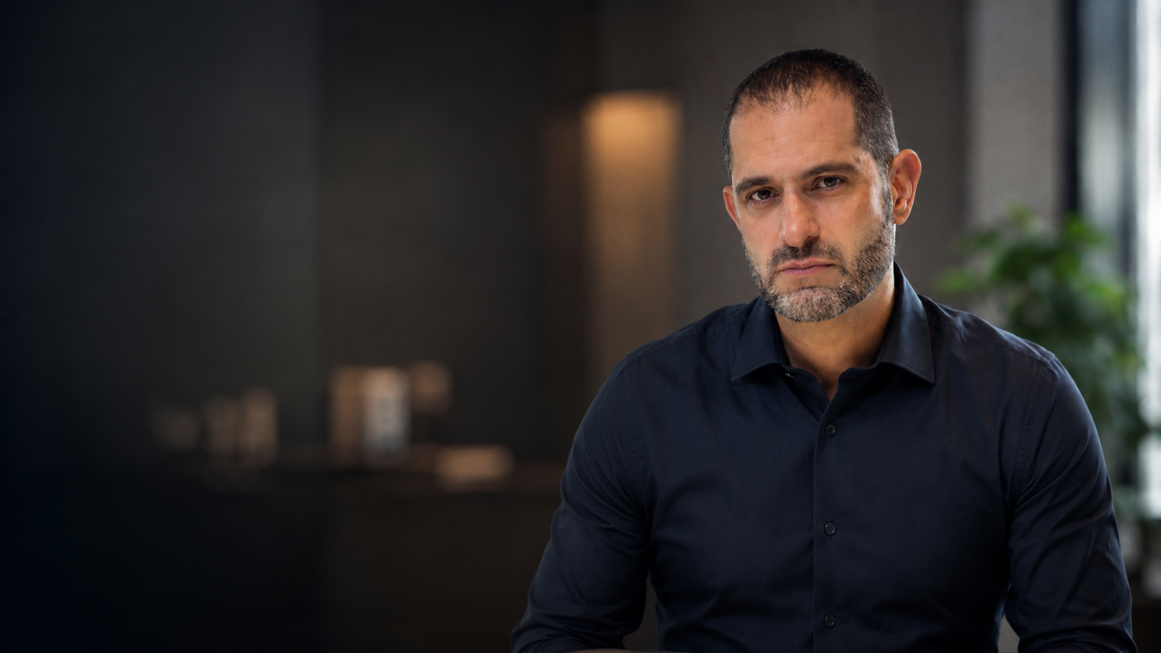 Mário Nogueira Jr. em ambiente empresarial